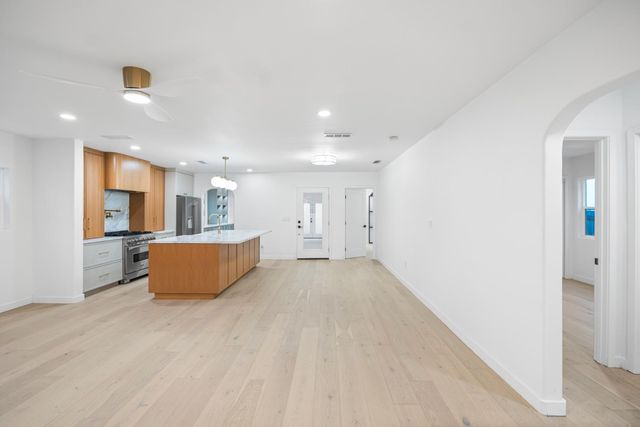 1640 9th Ave, Sacramento, CA 95818