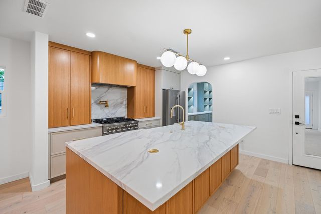 1640 9th Ave, Sacramento, CA 95818