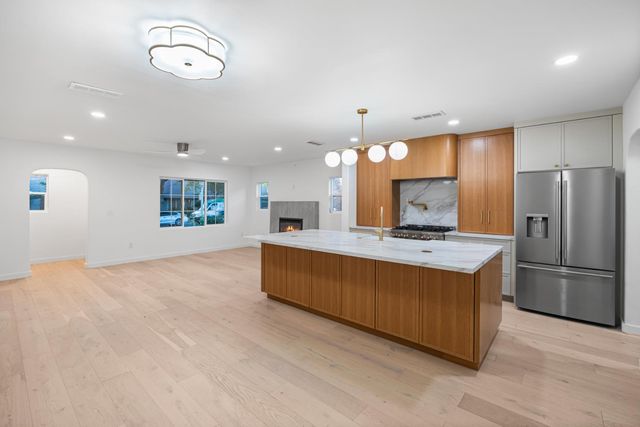 1640 9th Ave, Sacramento, CA 95818