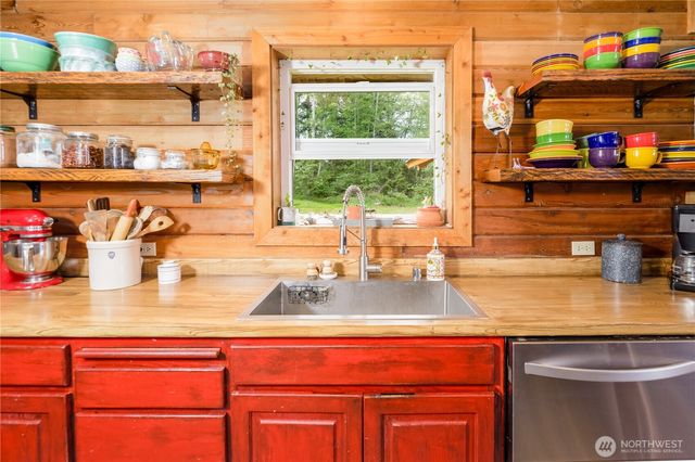 134 Bishop Rd, Port Angeles, WA 98363