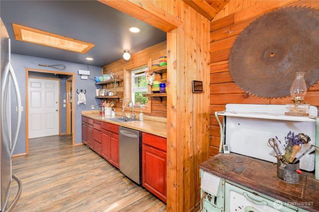134 Bishop Rd, Port Angeles, WA 98363