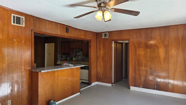 8510 Cowart Street, Houston, TX 77029