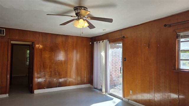 8510 Cowart Street, Houston, TX 77029