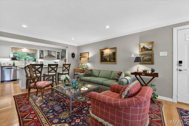 2316 Divot Drive, Crystal Lake Park, MO 63131