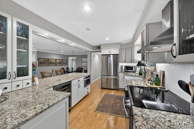 2316 Divot Drive, Crystal Lake Park, MO 63131