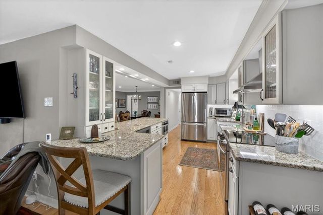 2316 Divot Drive, Crystal Lake Park, MO 63131