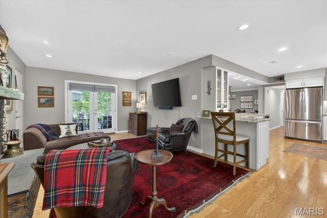 2316 Divot Drive, Crystal Lake Park, MO 63131