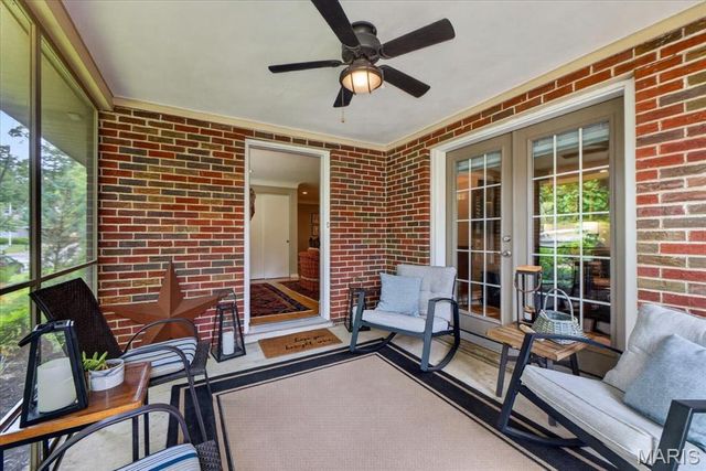2316 Divot Drive, Crystal Lake Park, MO 63131