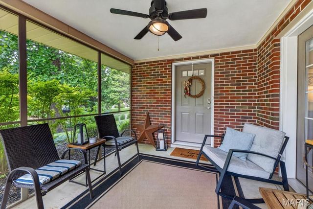 2316 Divot Drive, Crystal Lake Park, MO 63131