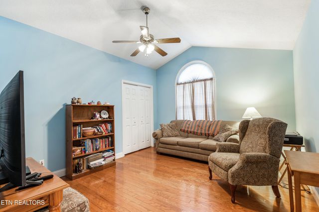 124 Huntington Lane, Heiskell, TN 37754