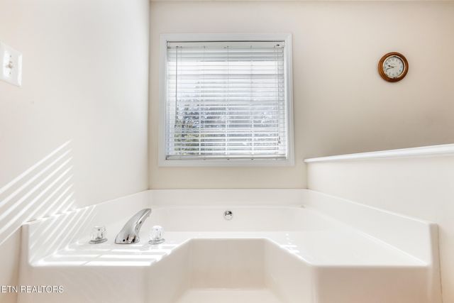 124 Huntington Lane, Heiskell, TN 37754