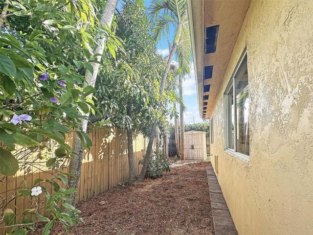 2936 NW 9th Terrace, Wilton Manors, FL 33311