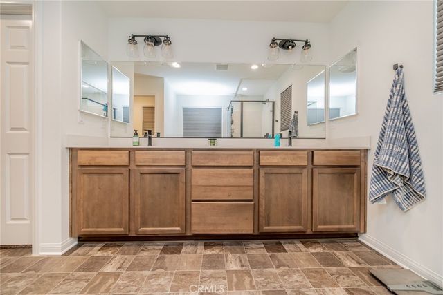 32813 Oakland, Winchester, CA 92596