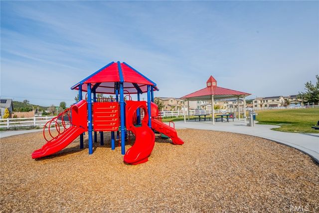 32813 Oakland, Winchester, CA 92596