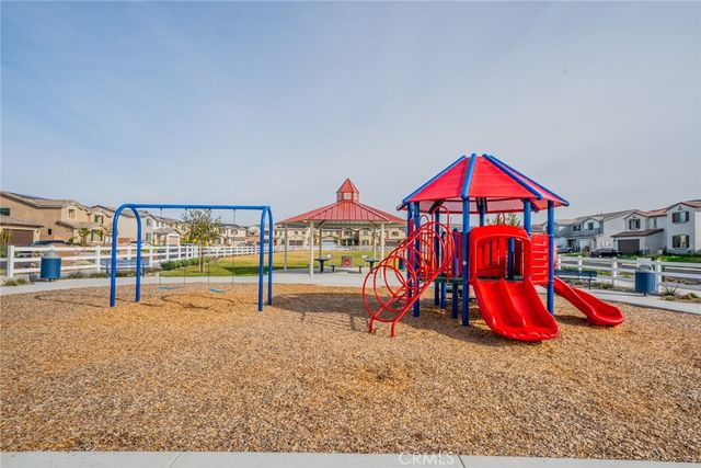 32813 Oakland, Winchester, CA 92596