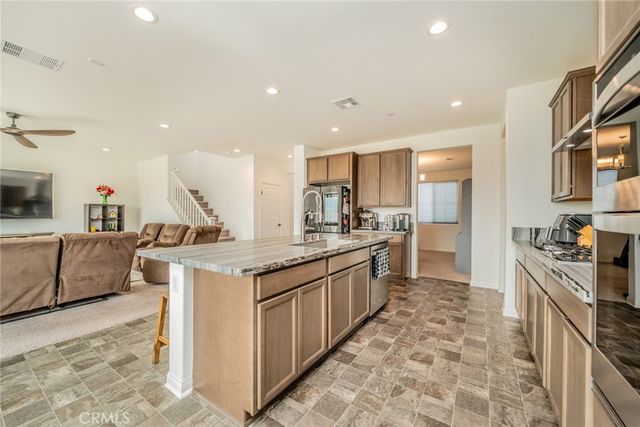 32813 Oakland, Winchester, CA 92596