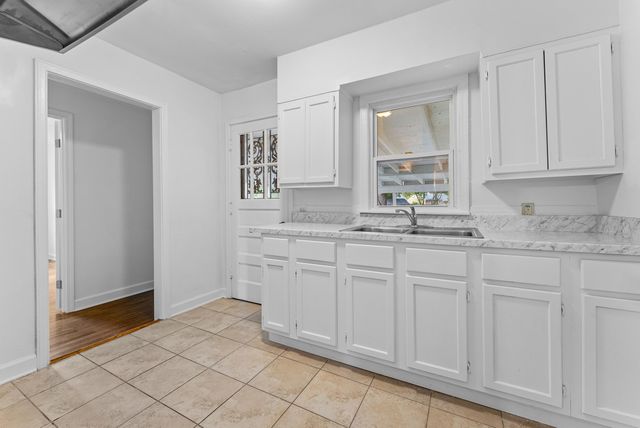 810 INDIAN DR, Memphis, TN 38122