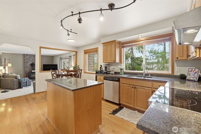 381 Cambrae Drive, Camano Island, WA 98282