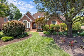 524 Shadow Brooke DR, Chesapeake, VA 23320