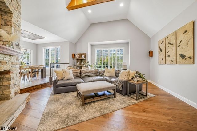 9 Pennbrook Ct, Montville Twp., NJ 07045