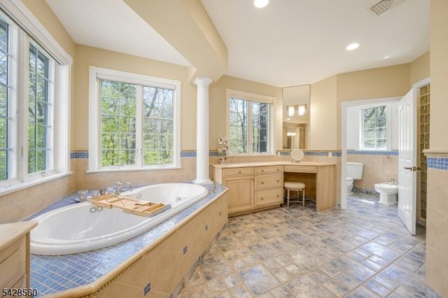 9 Pennbrook Ct, Montville Twp., NJ 07045
