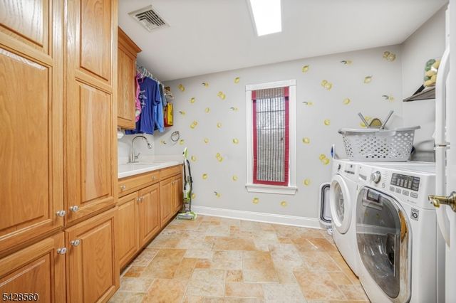 9 Pennbrook Ct, Montville Twp., NJ 07045