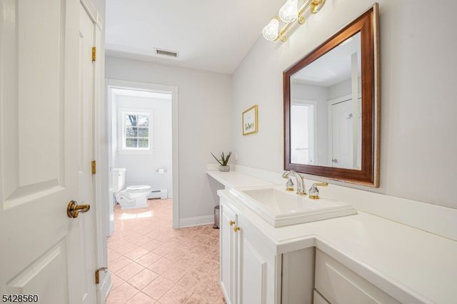 9 Pennbrook Ct, Montville Twp., NJ 07045