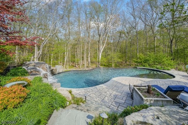9 Pennbrook Ct, Montville Twp., NJ 07045