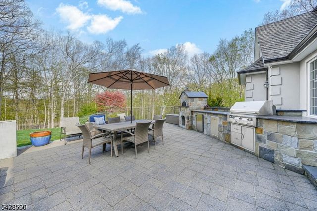 9 Pennbrook Ct, Montville Twp., NJ 07045