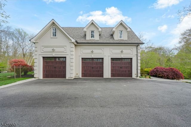 9 Pennbrook Ct, Montville Twp., NJ 07045