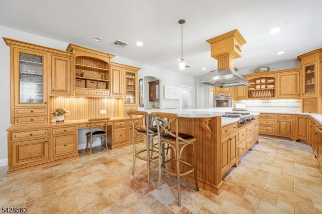 9 Pennbrook Ct, Montville Twp., NJ 07045