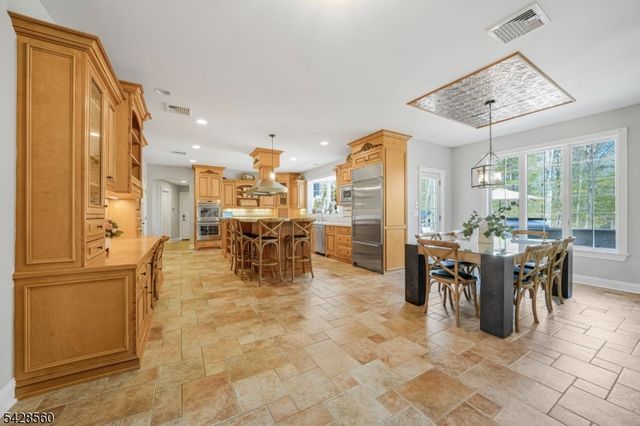 9 Pennbrook Ct, Montville Twp., NJ 07045