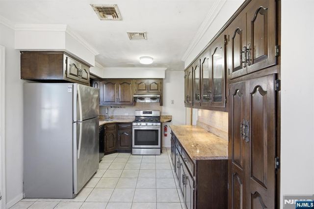 1026 Jassamine Way, Fort Lee, NJ 07024