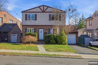 1026 Jassamine Way, Fort Lee, NJ 07024