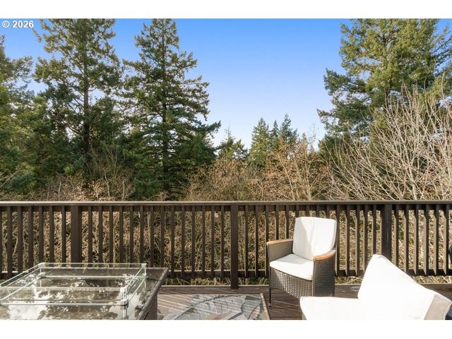 13261 Sw ESSEX Dr, Portland, OR 97223