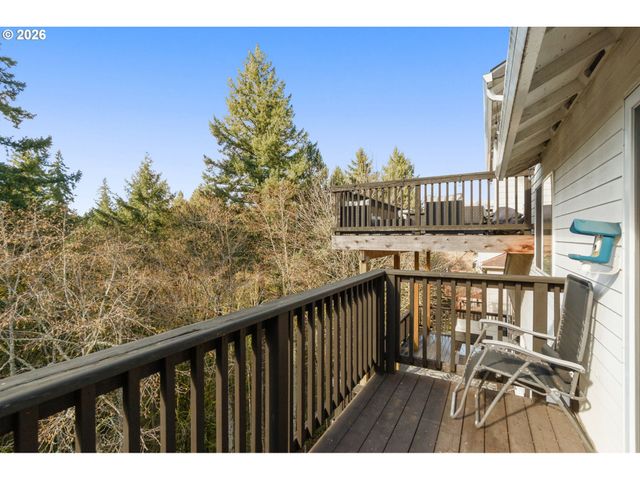 13261 Sw ESSEX Dr, Portland, OR 97223