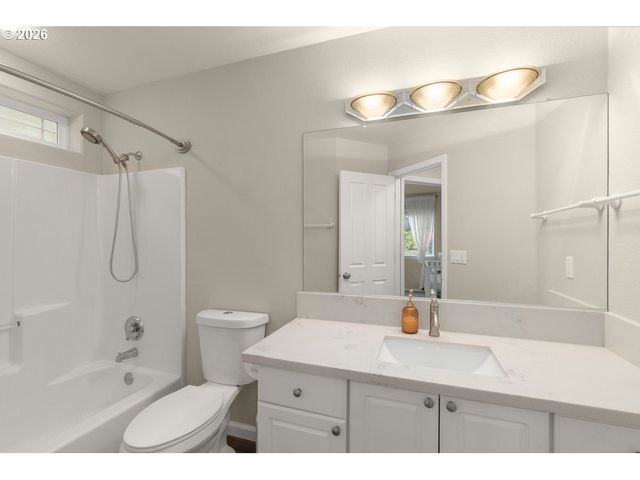 13261 Sw ESSEX Dr, Portland, OR 97223