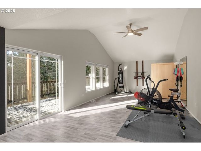 13261 Sw ESSEX Dr, Portland, OR 97223