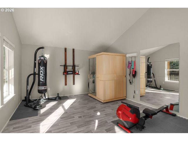 13261 Sw ESSEX Dr, Portland, OR 97223