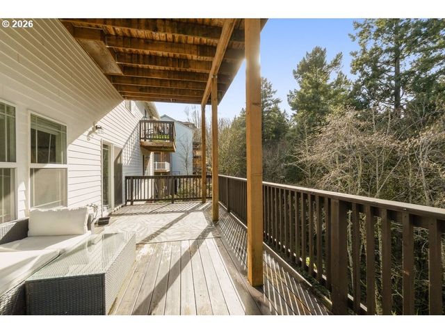 13261 Sw ESSEX Dr, Portland, OR 97223