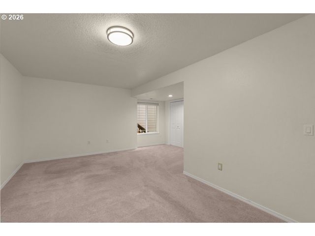 13261 Sw ESSEX Dr, Portland, OR 97223