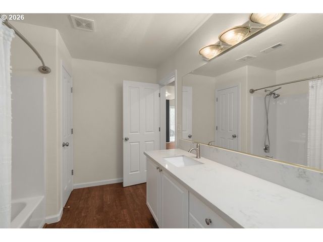 13261 Sw ESSEX Dr, Portland, OR 97223