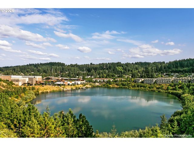 13261 Sw ESSEX Dr, Portland, OR 97223