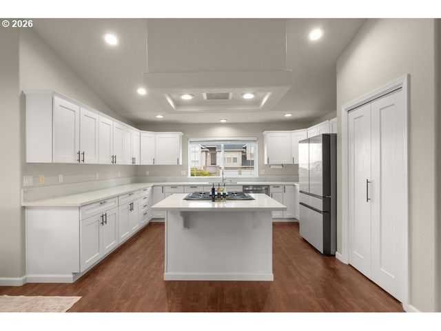 13261 Sw ESSEX Dr, Portland, OR 97223