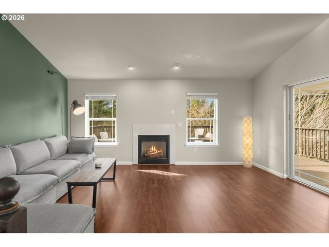 13261 Sw ESSEX Dr, Portland, OR 97223