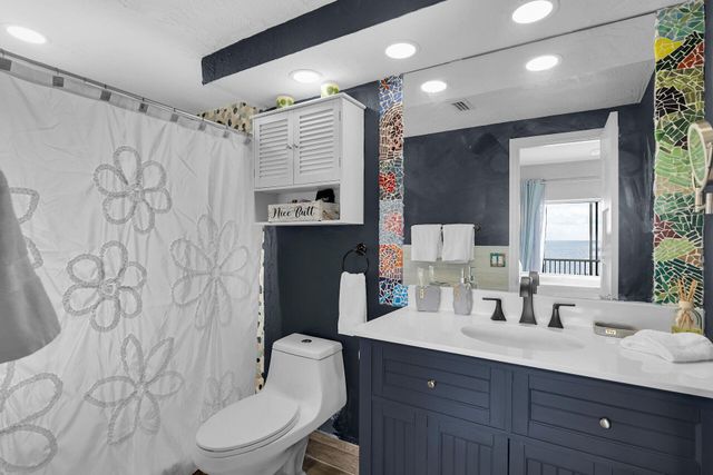 143 Aregood Lane D1, Plantation Key, FL 33036