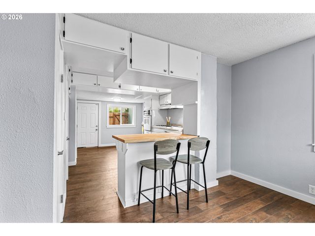 745 DAKOTA Ave, Medford, OR 97501