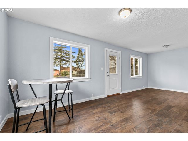 745 DAKOTA Ave, Medford, OR 97501