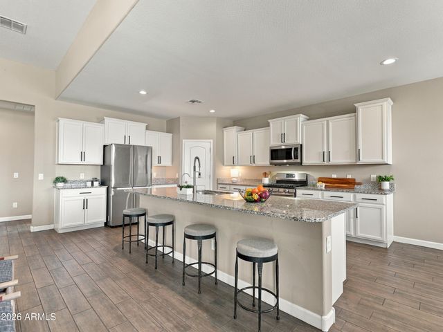 587 W DANISH RED Trail, San Tan Valley, AZ 85143