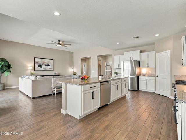 587 W DANISH RED Trail, San Tan Valley, AZ 85143